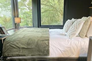 Lodge on Teign River 1 Bed Sleeps 2 Parking - 3