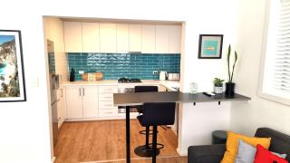 Chic central St Kilda 2 bed 8 mins walk to beach - 3