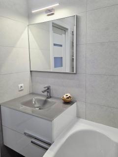 Spacious Stay 2 BR Flat - Central - 9