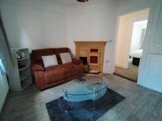 Cosy Chineham House - 3