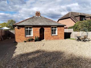 Cosy Chineham House - 1