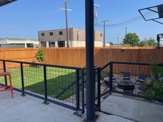 Industrial Kitchenette Suite, shared Pavilion/Yard - 6