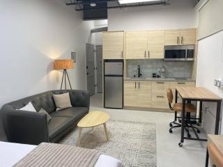 Industrial Kitchenette Suite, shared Pavilion/Yard - 3