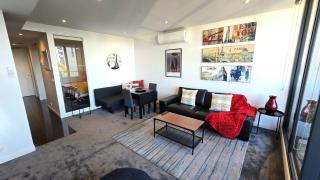St Kilda vibes - City views, airy 1 bed sleeps 2-4 - 5