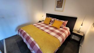 St Kilda vibes - City views, airy 1 bed sleeps 2-4 - 2