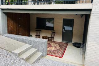 Ruime suite met privé ingang en badkamer - 1
