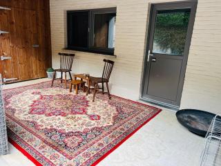 Ruime suite met privé ingang en badkamer - 9