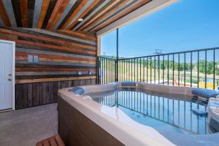 Summit Unit 1303 - 6