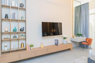 Escape24 Cozy Studio with Infinity Pool in JVC - 4