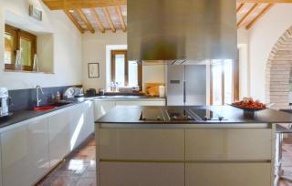 Amazing Home In Lisciano Niccone - 5