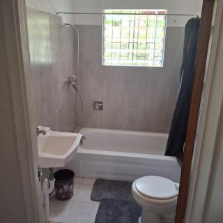 Healing 3-Bed Retreat - Sleeps 3 Hot Tub & Pool - 7