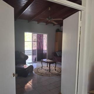 Healing 3-Bed Retreat - Sleeps 3 Hot Tub & Pool - 5