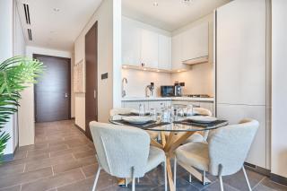 STAY BY LATINEM Luxury 1BR Holiday Home CB 3506 Near Burj Khalifa - 6