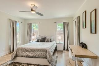 Mid Century Cozy & Quiet Home-Walk to the Square - 5