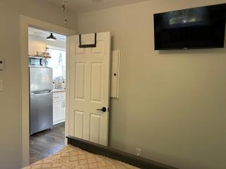 Quaco Cottages-The Paramatta - 3
