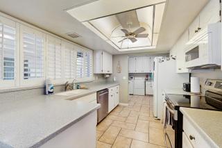 Sunny Delight & Guest House - 1