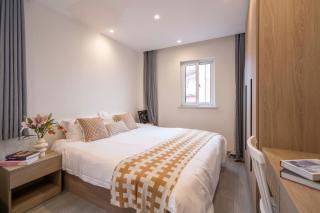 Book and Bed - Quyang Apartment - 6