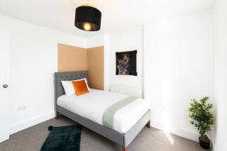 Canary Wharf - Contractors - 4 Bed - 8