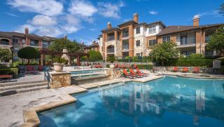 South Congress Austin Modern 2BR with Pool, Hot Tub, Convenient to Nightlife - 0
