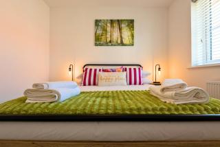 Pet friendly house by KBS StayHub Short Lets & Serviced Accommodation Innsworth with parking - 7