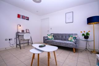 Pet friendly house by KBS StayHub Short Lets & Serviced Accommodation Innsworth with parking - 8