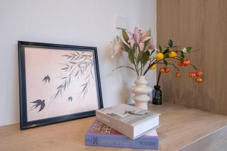 Book and Bed - Quyang Apartment - 1