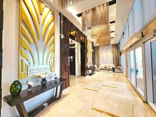 Chic Studio close to Dubai Mall with Canal Views - 1