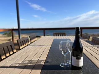 Dukes of Yorkes - Wallaroo Beach Frontage - Entire Home - 9