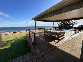 Dukes of Yorkes - Wallaroo Beach Frontage - Entire Home - 7
