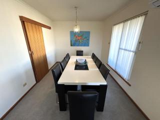 Dukes of Yorkes - Wallaroo Beach Frontage - Entire Home - 1