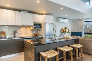 Stylish Riverside Retreat with a Spa - 1