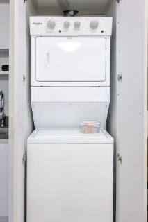 Comfy 1BR Apt, King Bed, Pool - 4