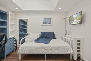 The Bella Vista Townhouse - 6