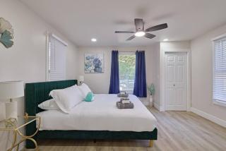 Serene Stay - 1BR Retreat with King Bed in Dunlap - 3