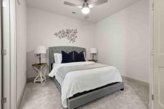 Upscale Living 5 Min From Downtown - 9