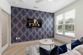 Upscale Living 5 Min From Downtown - 1