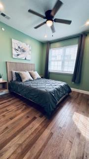 Brand New Apt w Washer Dryer Kitchen Rainfall in Chinatown - 0