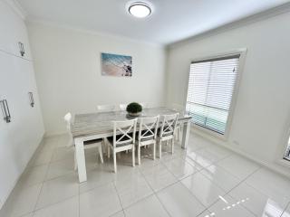 Atlantis - Modern Well Equipped Home Near the Beach - 3