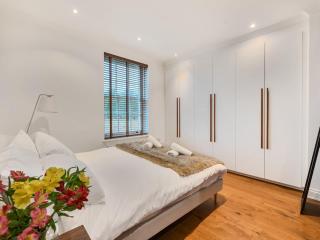 Pass the Keys Chic Flat with Bushy Park Views - 4