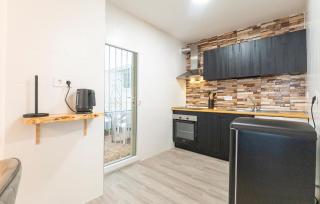 2 Bedroom Awesome Apartment In Torrevieja - 5