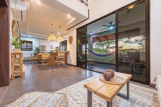 Laid-back Boho-chic Duplex Penthouse, sea and jungle views, AC - 8