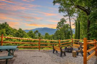 Native Winds Luxury Cabin Rental - 8