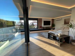 New Luxury Home in Granada with Private Pool - 1