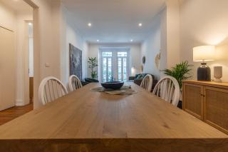 Vibrant Lisbon Escape with Private Patio - 2
