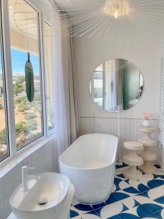 Ocean Apartment by ENDLESS SUN I modern comfort, sea view, wi-fi, parking & rooftop pool - 8