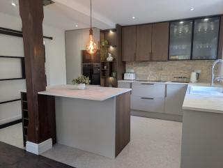 BRAND NEW River View Apartment - 8