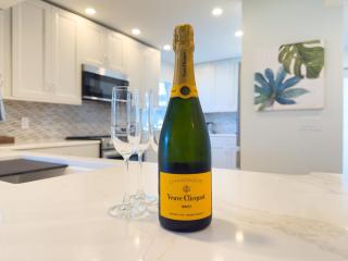 Luxury Waterfront Condo - 4