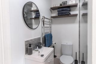 Luxury 1 Bed Apartment Bromley - 2