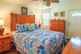 Pool Access, Walk to Beach! Cozy Jensen Beach Home - Jensen Beach - 1