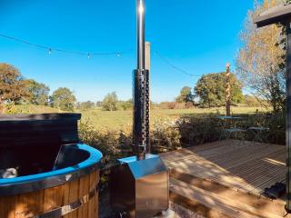 Holly Hut Farm Stay with Hot Tub - 2